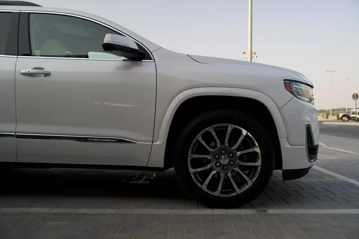 GMC ACADIA DENALI - 2023-11-11