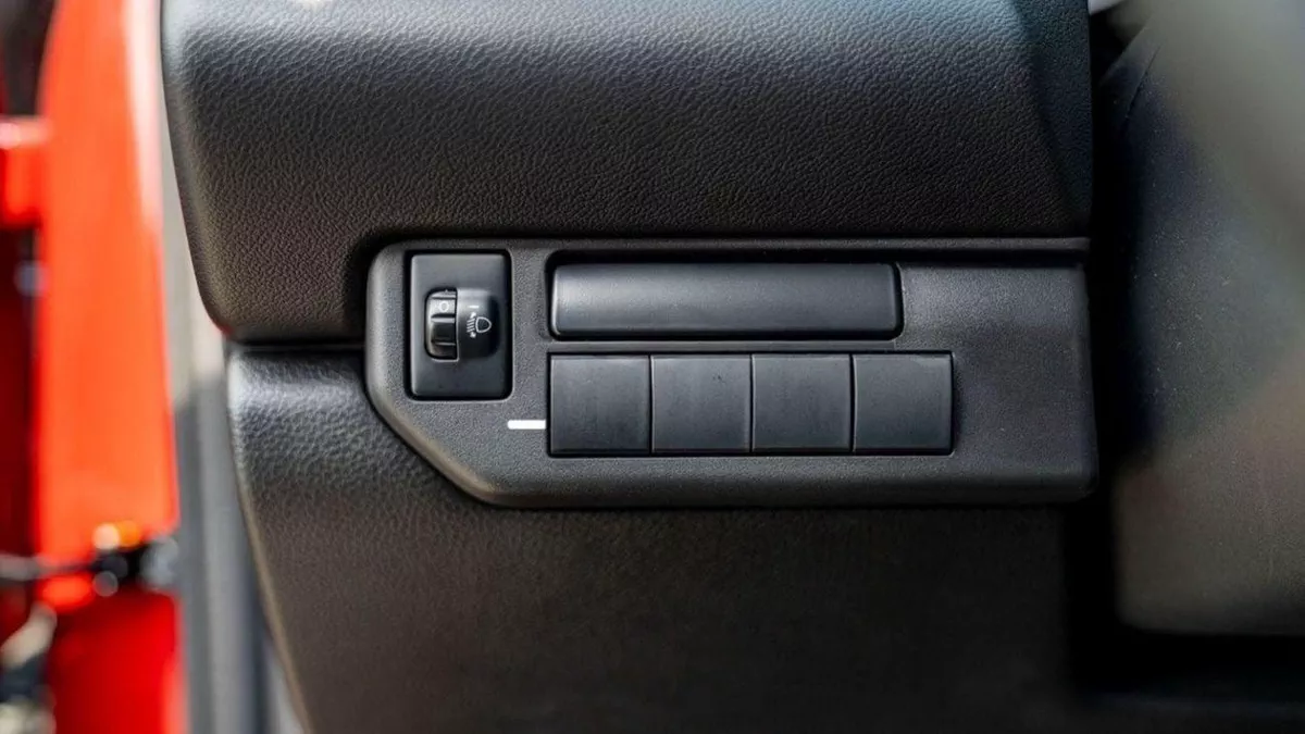 Toyota Urban Cruiser GLX TOYOTA URBAN CRUISER 1.5P AT MY2025 - RED-11-0