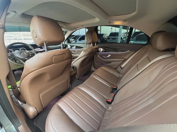 Mercedes E300, Gulf, 63 kit, in agency condition