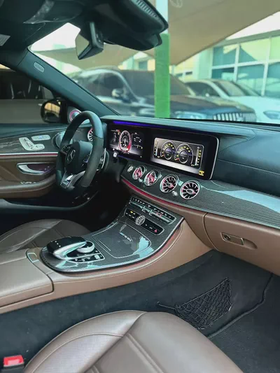 MERCEDES BENZ AMG E63 KOREAN 2018
Perfect Condition
5 buttons Full option
Full Carbon Fiber-8