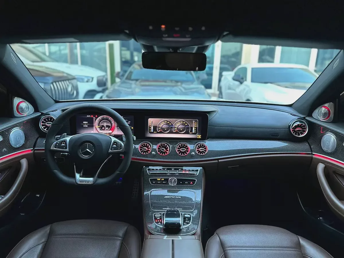 MERCEDES BENZ AMG E63 KOREAN 2018
Perfect Condition
5 buttons Full option
Full Carbon Fiber-9-9