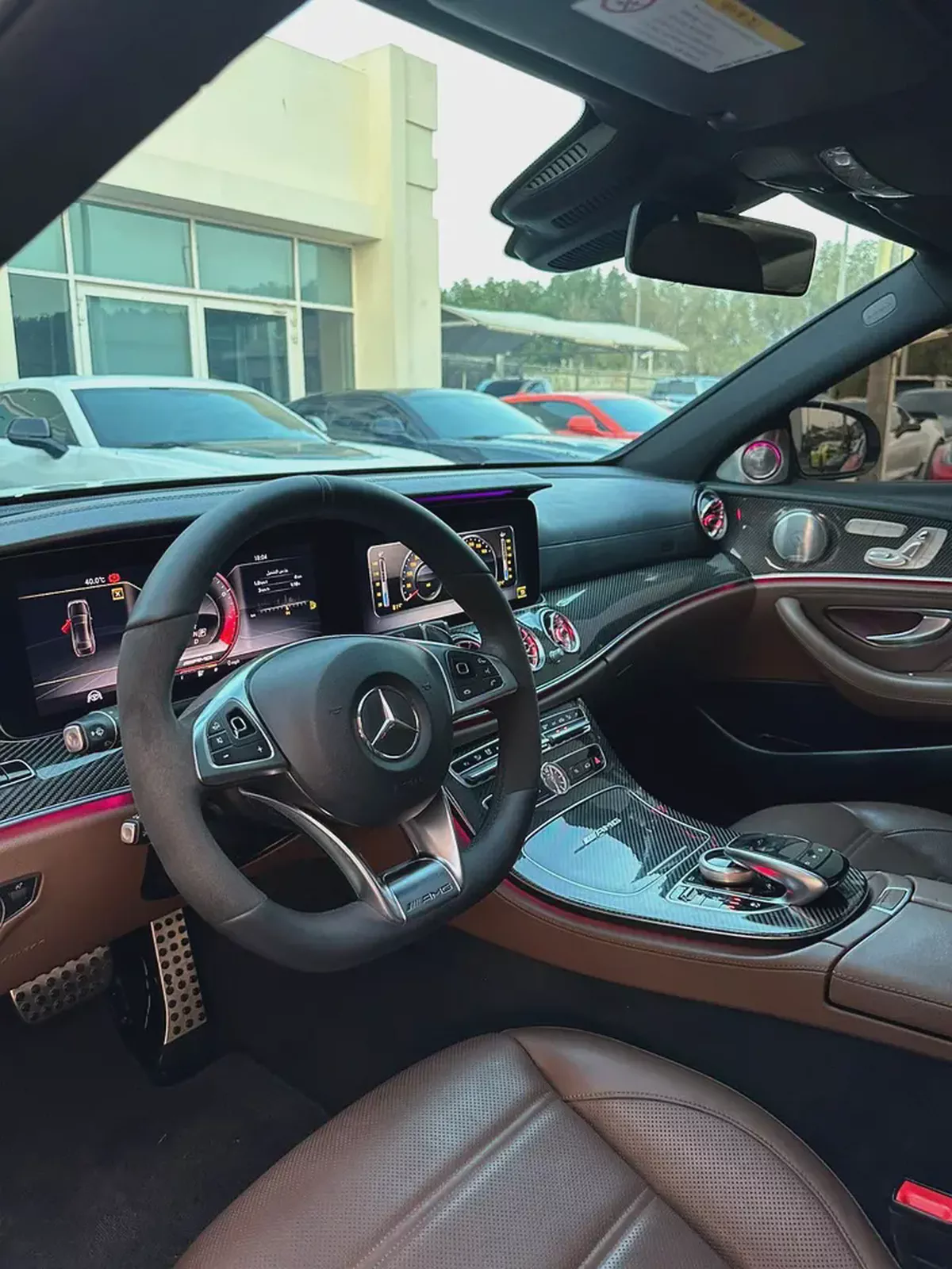 MERCEDES BENZ AMG E63 KOREAN 2018
Perfect Condition
5 buttons Full option
Full Carbon Fiber-7-7