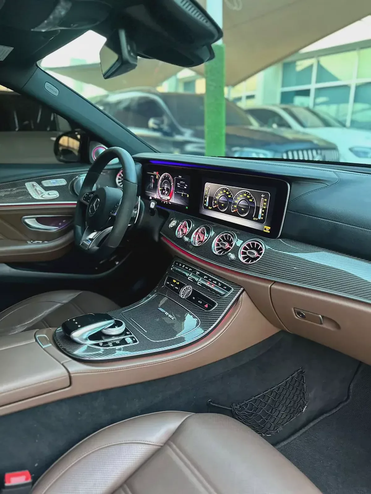 MERCEDES BENZ AMG E63 KOREAN 2018
Perfect Condition
5 buttons Full option
Full Carbon Fiber-8-8