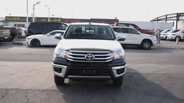2025 Toyota Hilux Double Cab DLX - GCC Specs - Brand New!