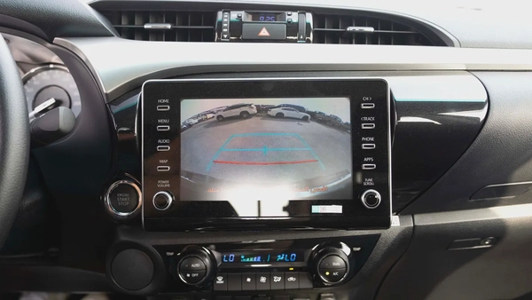 2025 Toyota Hilux Double Cab DLX - GCC Specs - Brand New!