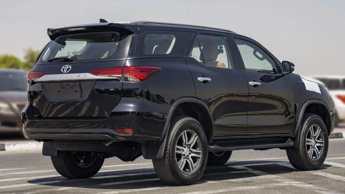 Toyota Fortuner GX2 FORTUNER 2.7L BLACK-4-0