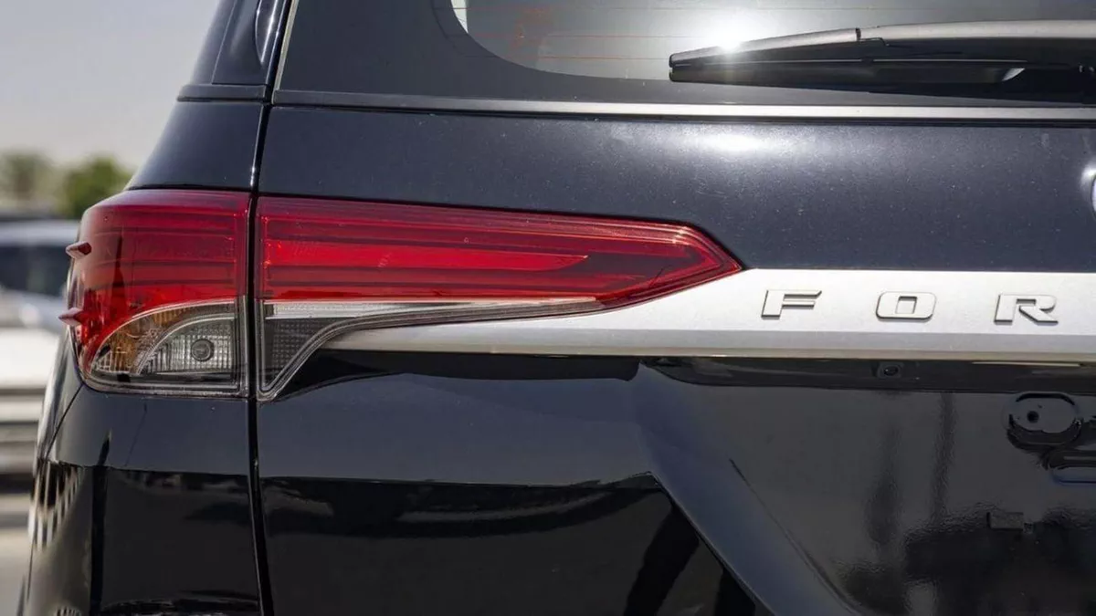 Toyota Fortuner GX2 FORTUNER 2.7L BLACK-5-0