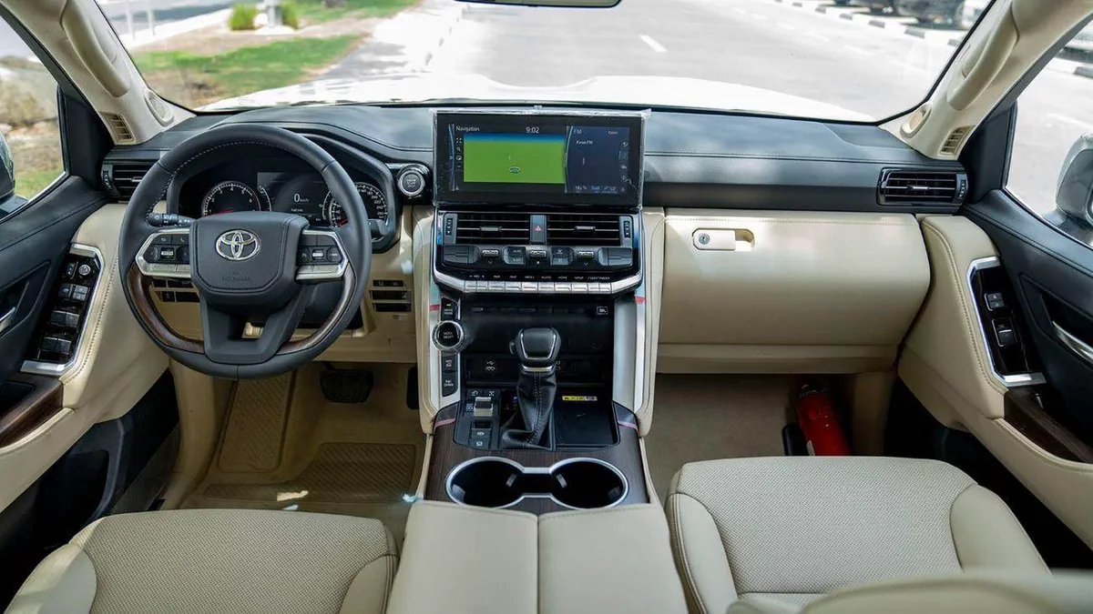 Toyota Land Cruiser VX 3.5L-6-0