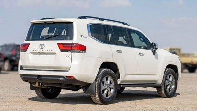 Toyota Land Cruiser VX LC300 VX 4.0P AT MY2024 – WHITE-3