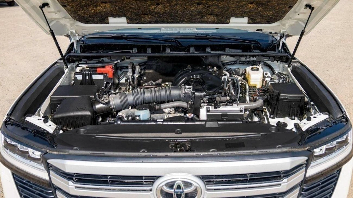 Toyota Land Cruiser VX LC300 VX 4.0P AT MY2024 – WHITE-17-0