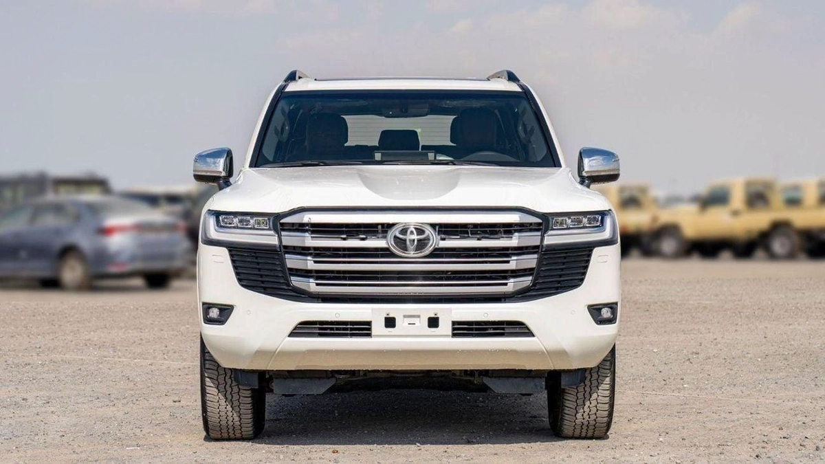 Toyota Land Cruiser VX LC300 VX 4.0P AT MY2024 – WHITE-1-0