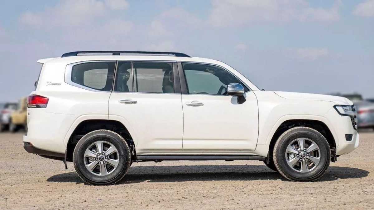 Toyota Land Cruiser VX LC300 VX 4.0P AT MY2024 – WHITE-6-0