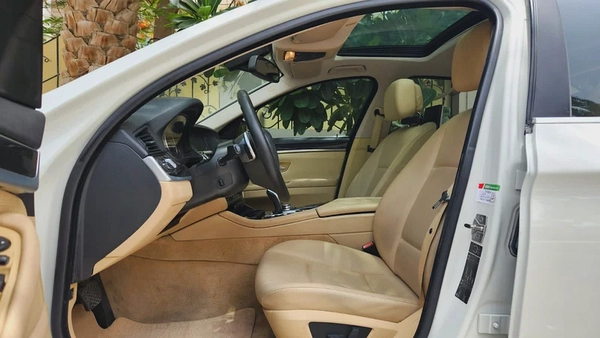 2013 BMW 528 || fully loaded || low mileage || no accidents ||excellent condition