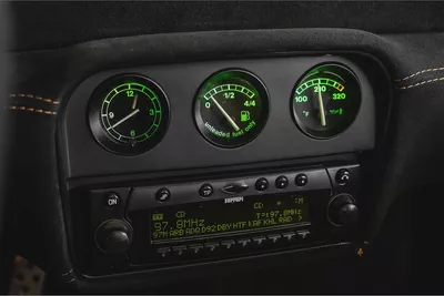 CASH : 635,000 AED | 1998 Ferrari F355 Spider / Gated Manual / USA SPEC-10