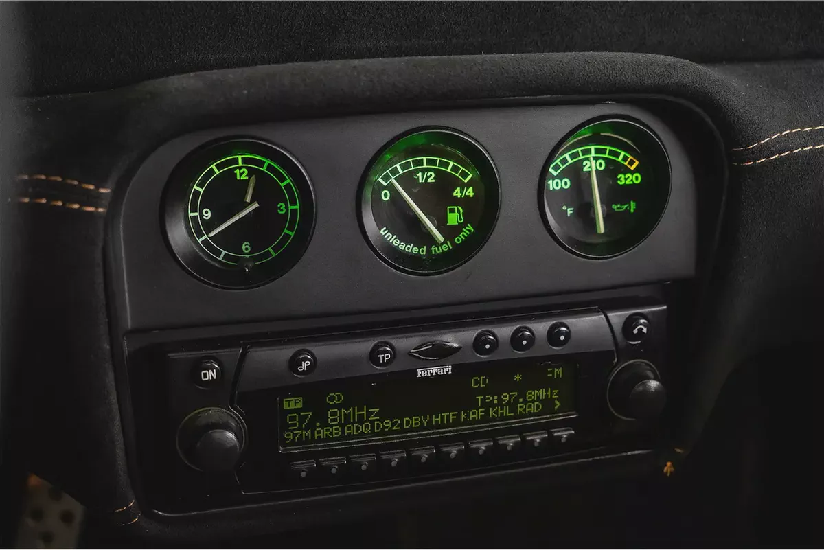 CASH : 635,000 AED | 1998 Ferrari F355 Spider / Gated Manual / USA SPEC-10-10