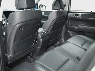 2025 Hyundai Santa Fe | GCC Specs | LOW mileage-14