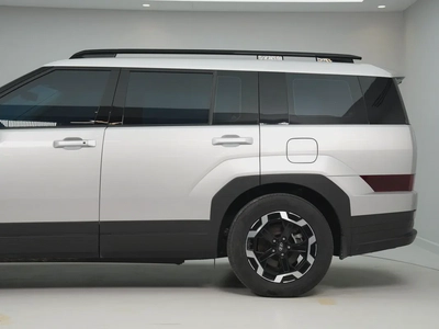 2025 Hyundai Santa Fe | GCC Specs | LOW mileage-3