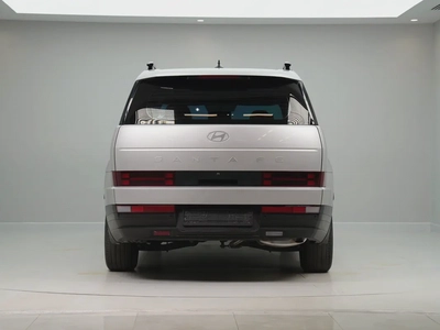 2025 Hyundai Santa Fe | GCC Specs | LOW mileage-5