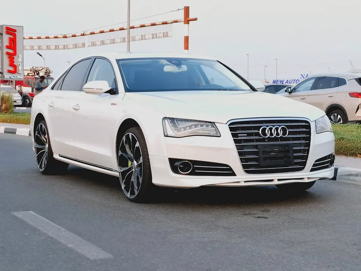 Audi A8-1-1
