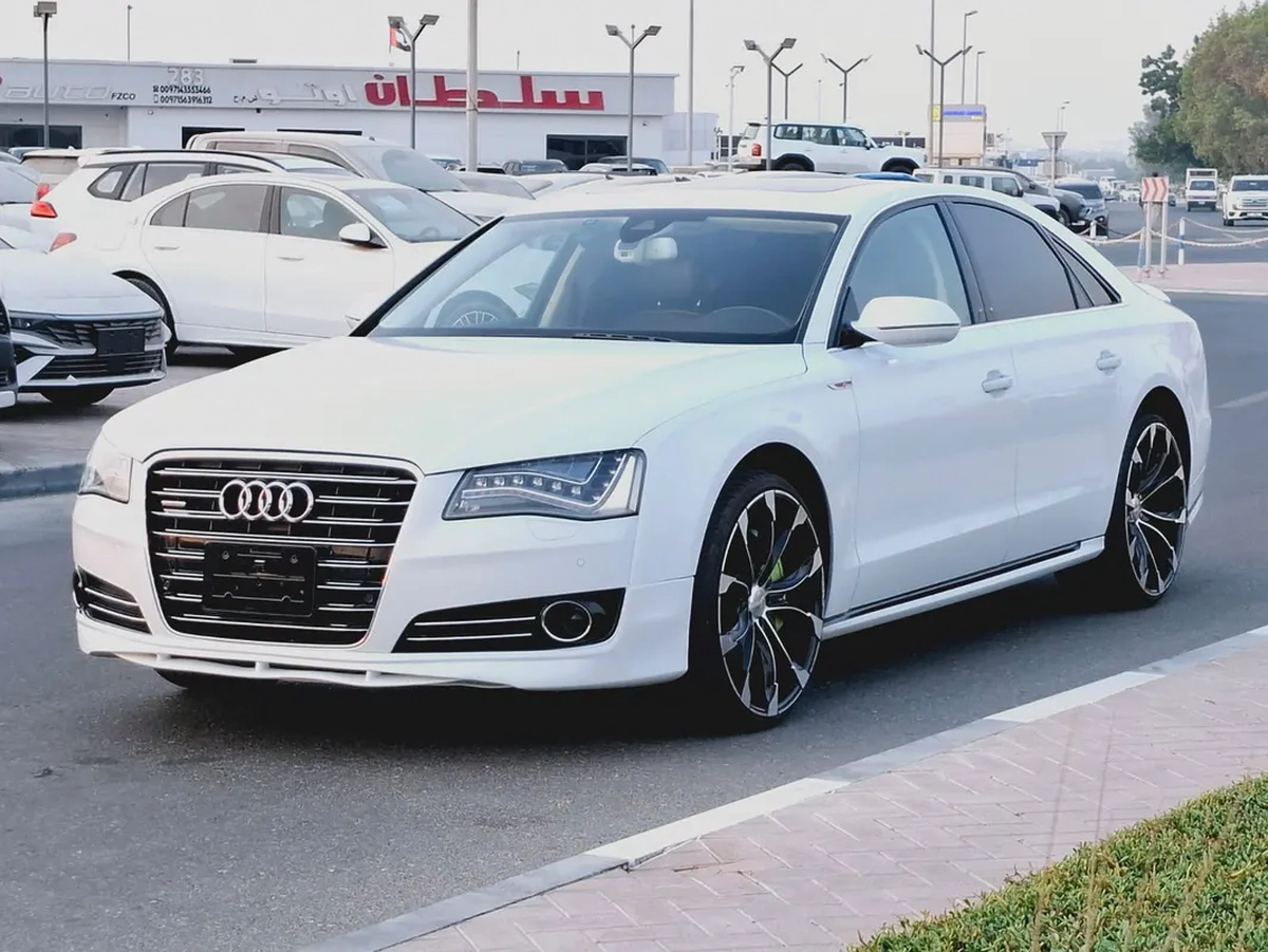 Audi A8-2-2