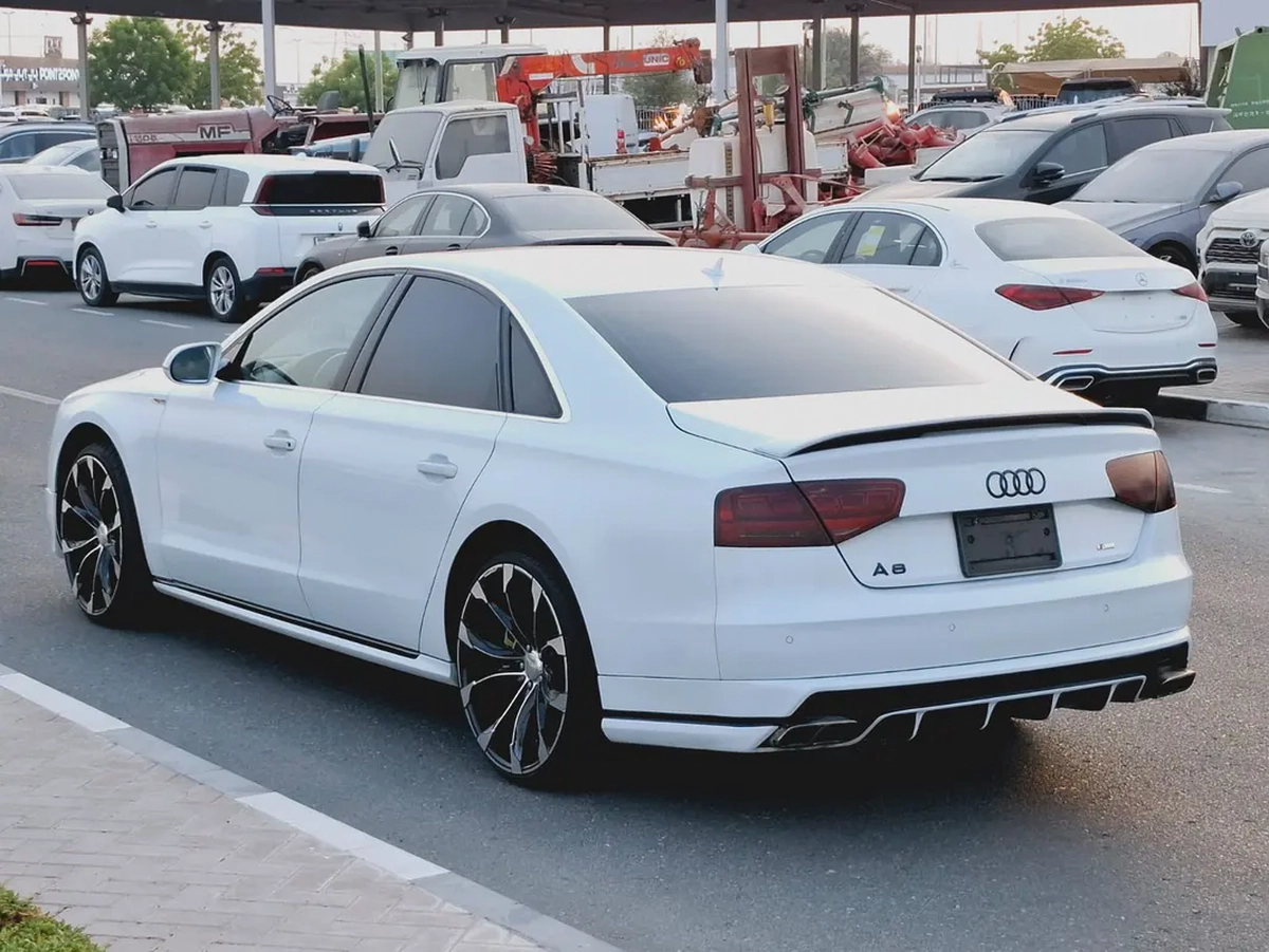 Audi A8-6-6