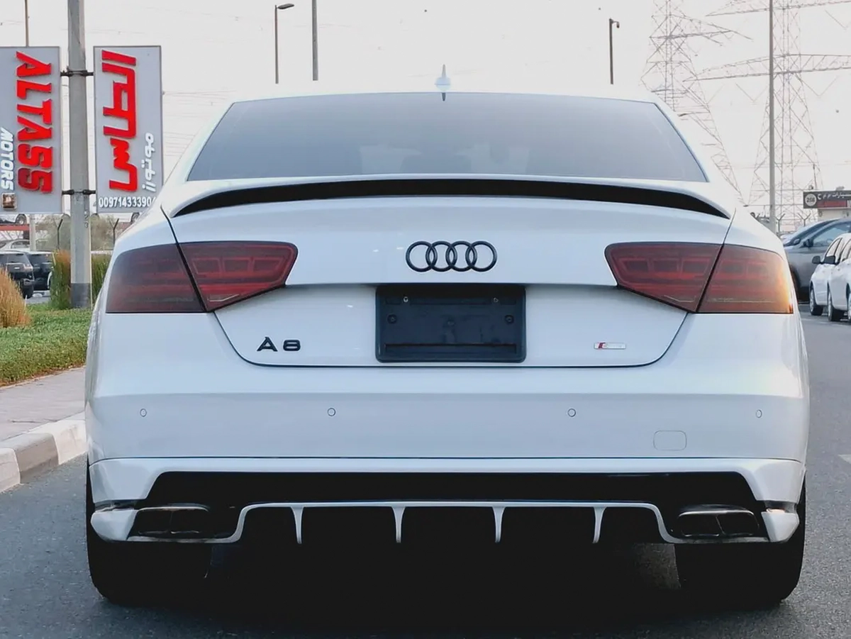 Audi A8-7-7