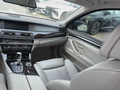 BMW 5-Series 550i 2011 - Japanese Specs-12