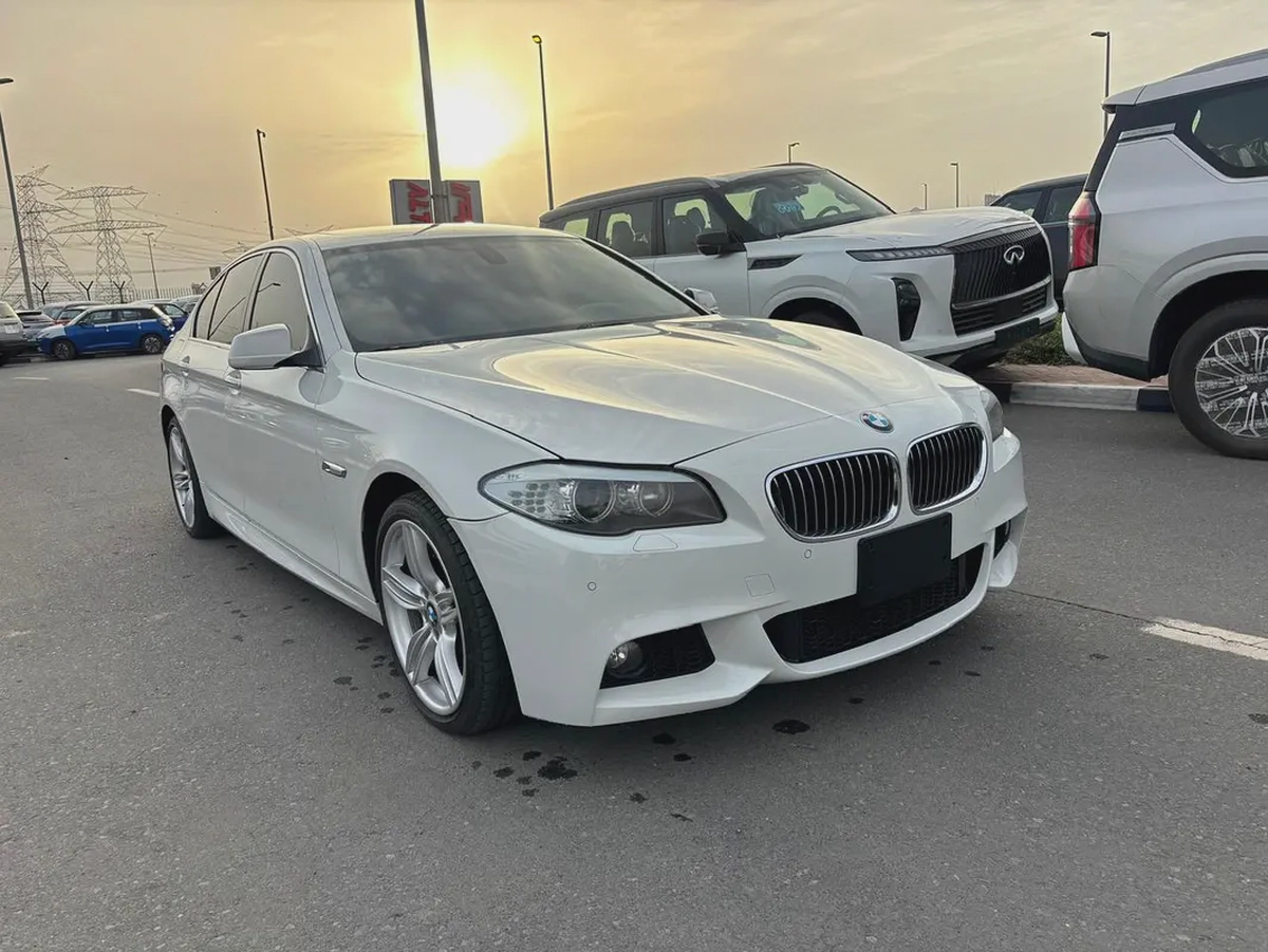 BMW 5-Series 550i 2011 - Japanese Specs-1-1