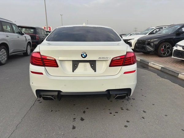 BMW 5-Series 550i 2011 - Japanese Specs