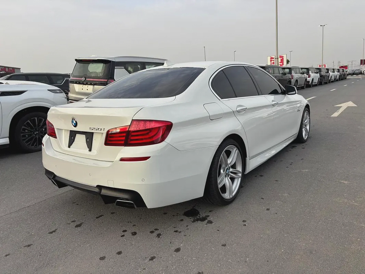 BMW 5-Series 550i 2011 - Japanese Specs-5-5