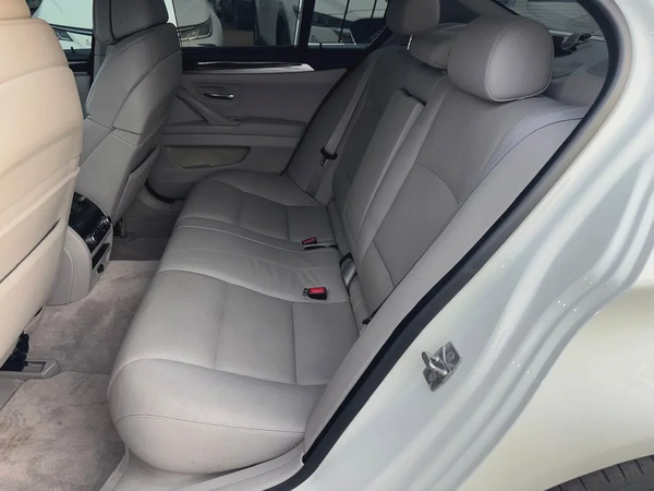 BMW 5-Series 550i 2011 - Japanese Specs