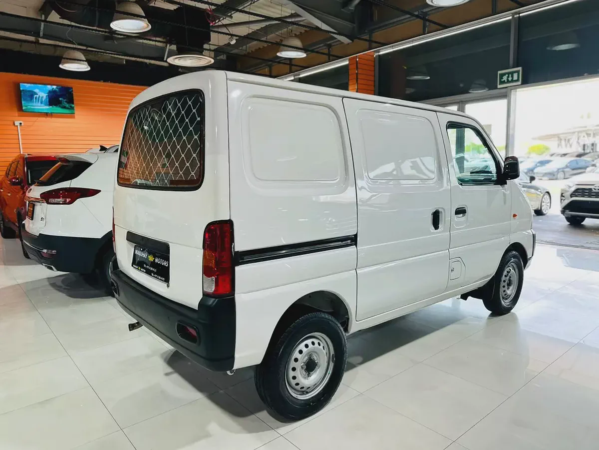Suzuki Eeco Cargo 2023 GCC Specs Reliable Commercial Van-5-5
