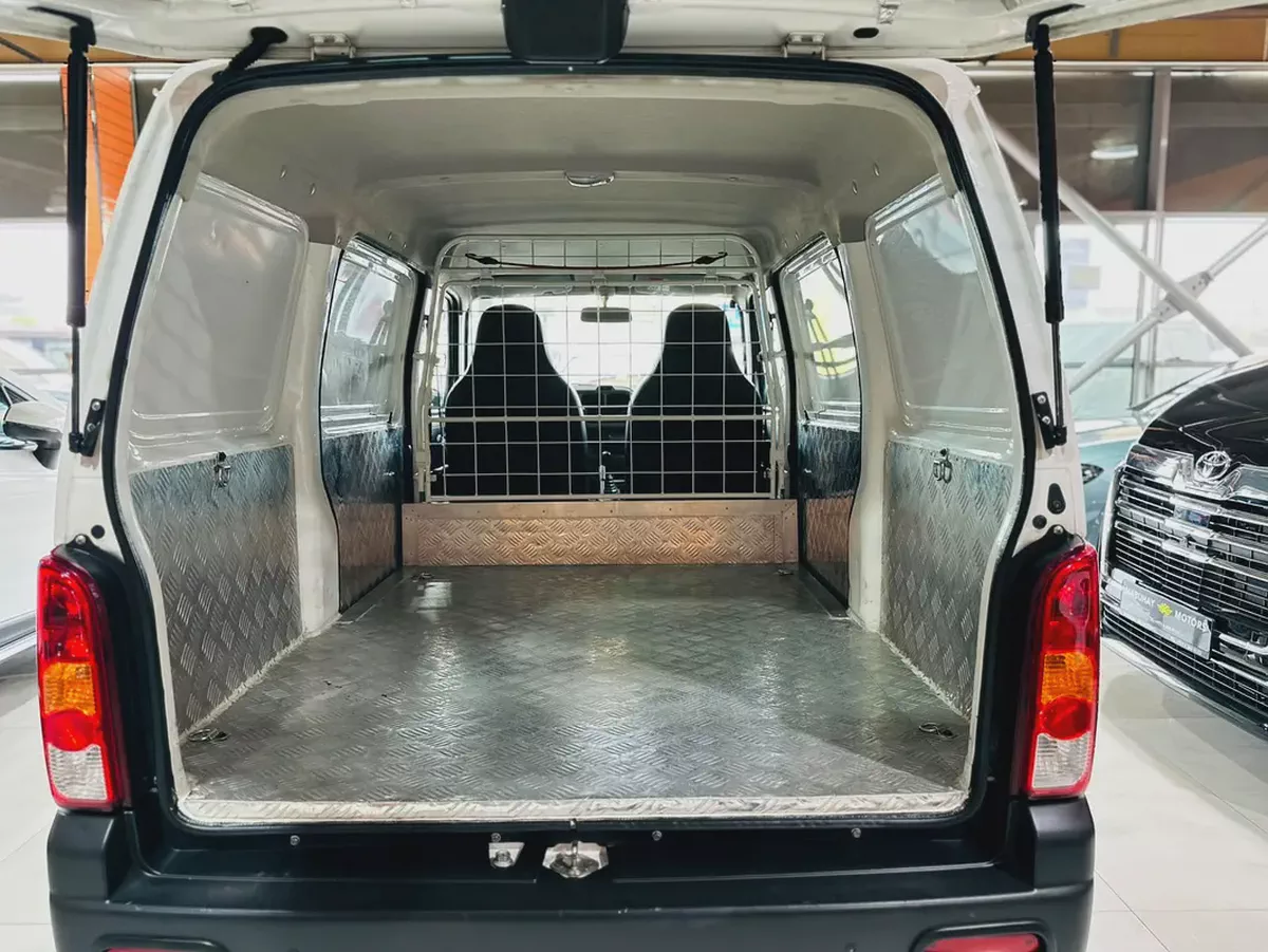 Suzuki Eeco Cargo 2023 GCC Specs Reliable Commercial Van-6-6