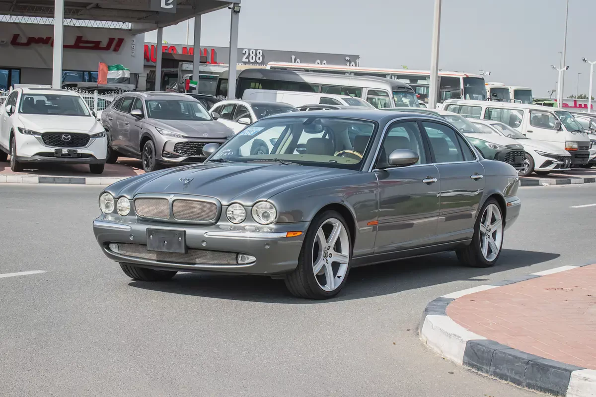 2006 - JAGUAR XJ8 - GOOD CONDITION - ONLY 43,000 KM-1-1