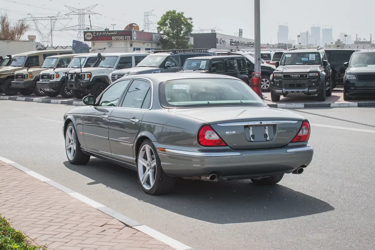 2006 - JAGUAR XJ8 - GOOD CONDITION - ONLY 43,000 KM-5-5