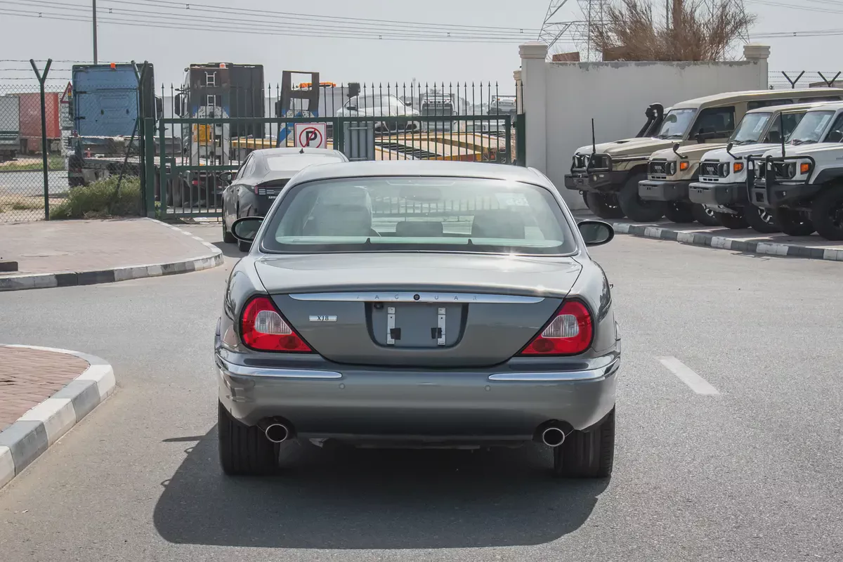 2006 - JAGUAR XJ8 - GOOD CONDITION - ONLY 43,000 KM-7-7