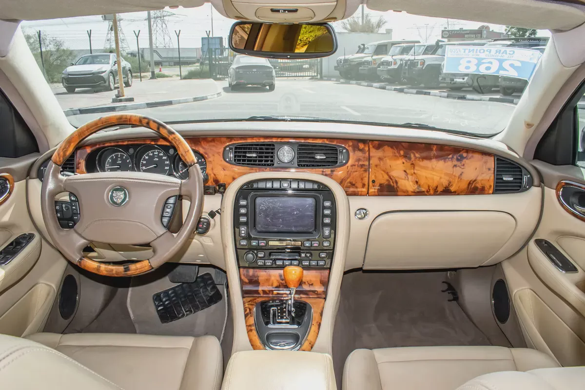 2006 - JAGUAR XJ8 - GOOD CONDITION - ONLY 43,000 KM-8-8