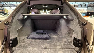 Rolls Royce Cullinan STANDARD STD Rolls Royce Cullinan Silver Badge - 2025 - Bespoke Color Edition-17
