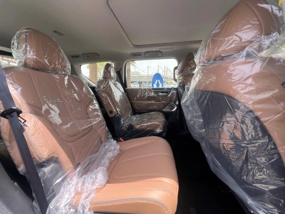 Infiniti QX80 SENSORY BENCH CHAIRS-9-0