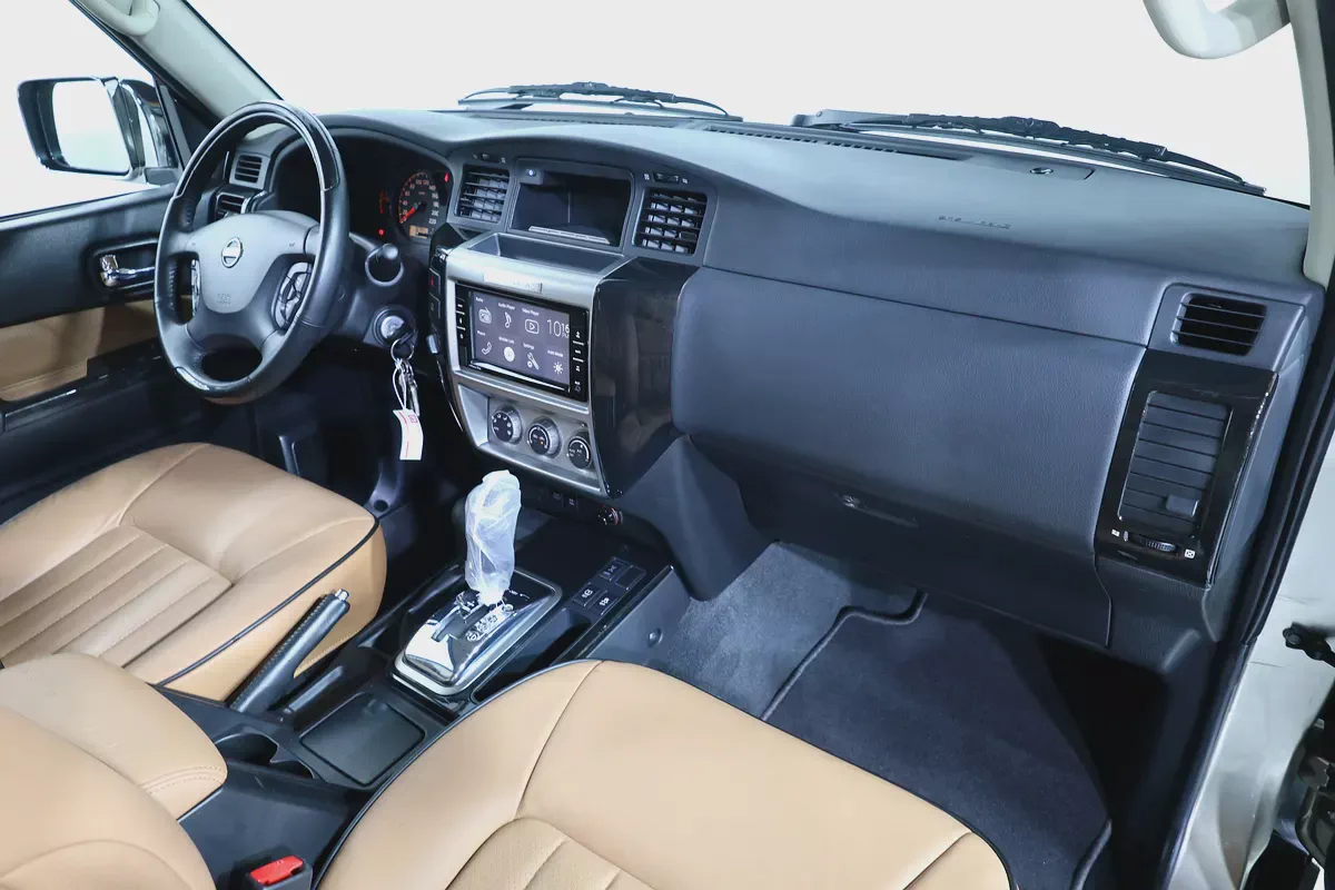 Nissan Patrol Super Safari 2022 GCC Specs-76000KM-PRISTINE CONDITION-15-15