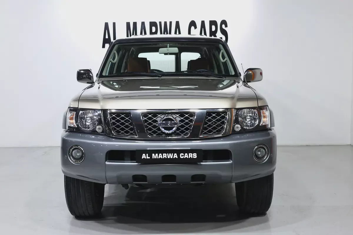 Nissan Patrol Super Safari 2022 GCC Specs-76000KM-PRISTINE CONDITION-5-5