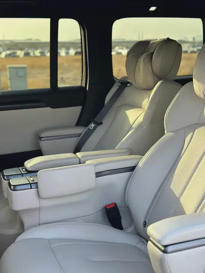 EXCELLENT CONDITION | VIP 6 SEATER | BLACK / WHITE | CHINESE SPECS-13