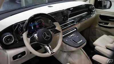 New Mercedes Benz V300 2025-17