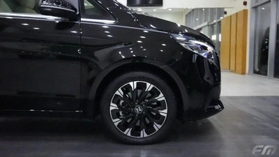New Mercedes Benz V300 2025-18