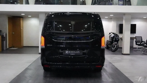 New Mercedes Benz V300 2025