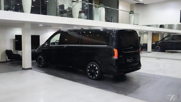 New Mercedes Benz V300 2025