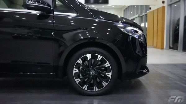 New Mercedes Benz V300 2025
