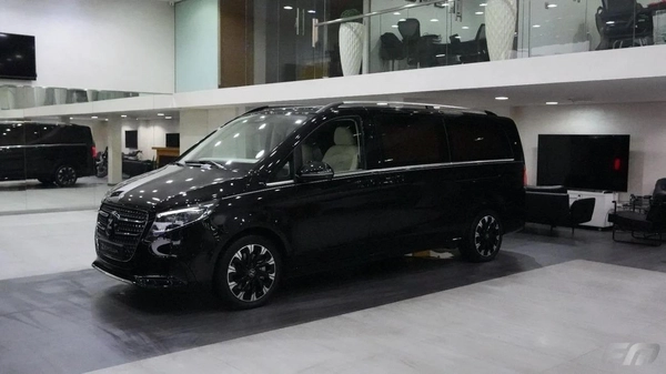 New Mercedes Benz V300 2025