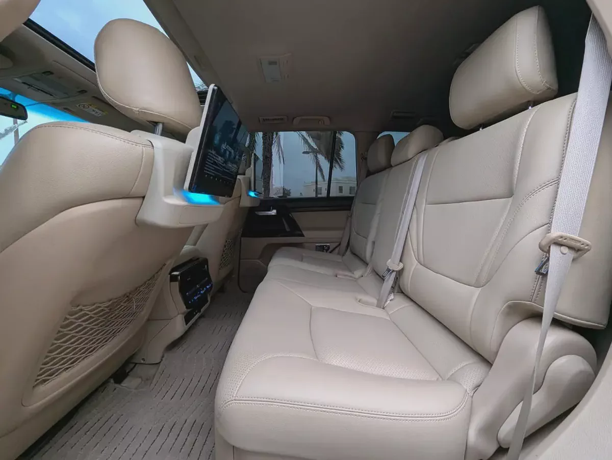 Toyota Land Cruiser GXR TOP 2015 Facelifted 2025 With Interior and Exterior - GCC Specs --7-7