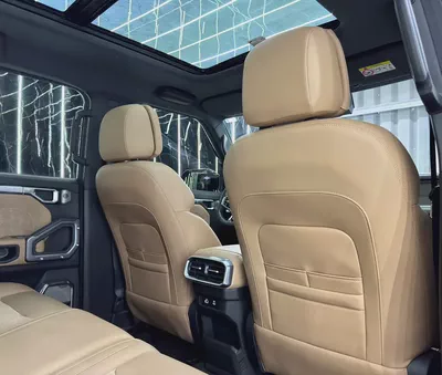 Defender Package  | Low Mileage | Jetour Warranty  11/2031 | Full Service History-17